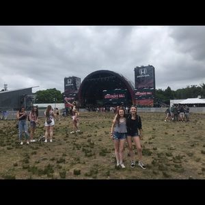 Meet your Posher, Eve